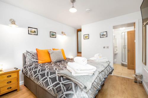 Chunal Apartment Central Glossop