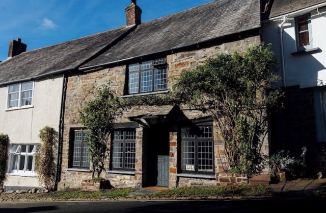 Church Cottage Stratton x6 per wkd