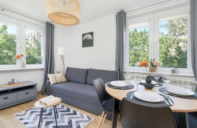 Chylońska 7 | Well-furnished Apartment