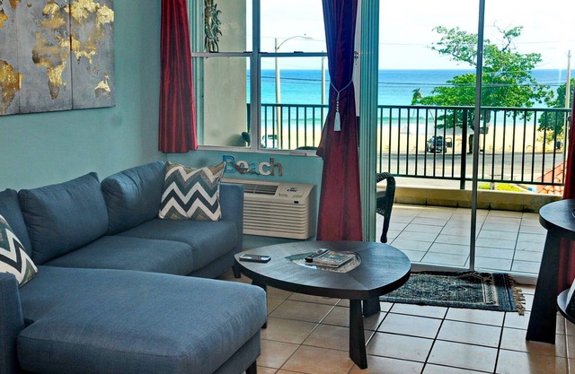 Cielito Del Mar (Little Heaven en el mar) 3bd 2ba Beach Condo