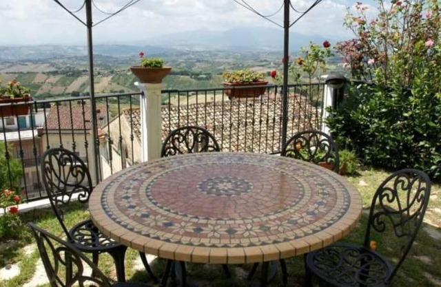 Cielo Aperto is perfect for larger familes or two families wishing to share