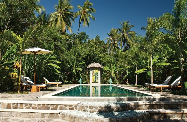 Cili Emas Oceanside Resort