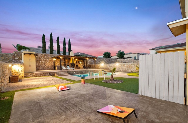 Cimarron Oasis. Heated Pool and Movie Theater