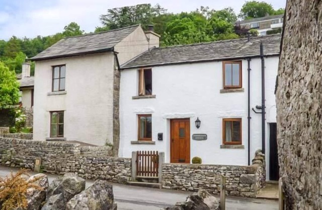 Cinderbarrow Cottage, LEVENS