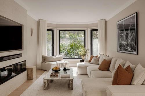 Cinque House - Close to Berry