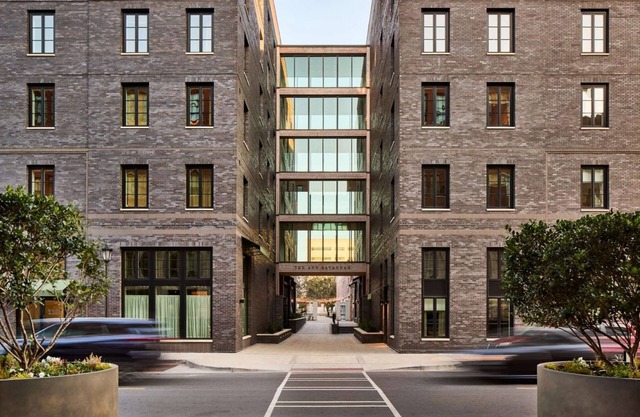 City Access + Bike Rentals, Pool & Pet-Friendly