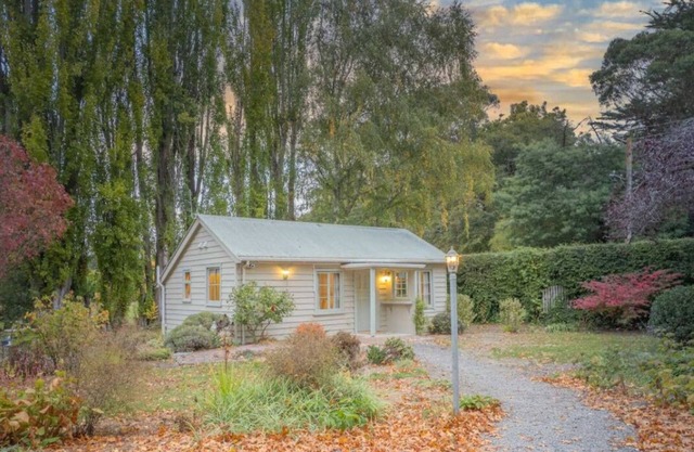 City Break Cottage for couples 27 mins CHC Airport