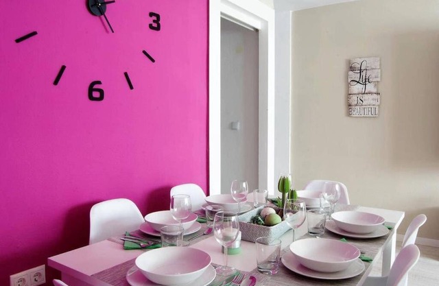 CITY CENTER BIG APARTMENT-FAMILY & FRIENDS-5 Beds