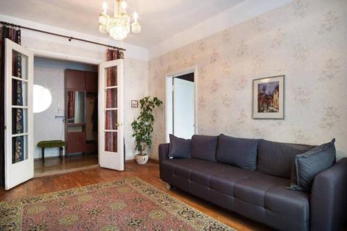 City Center Huge 3-Bedroom Apartment