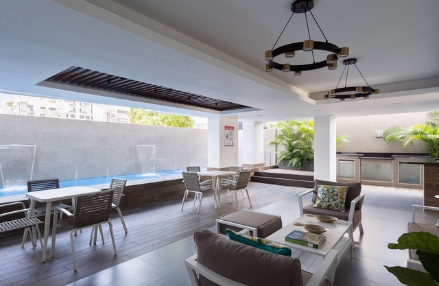 Pool-CityViews- 1BR-Gym-WiFi-A/C-YellowKey 5