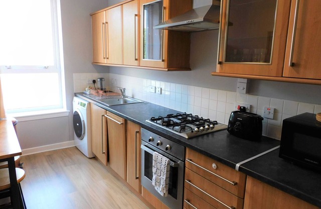 City Centre 2 bedroom apt, close to M8 & Tourist Attractions