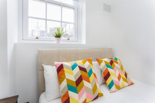 City Centre One Bedroom Apartment Next to Station, Newly Renovated