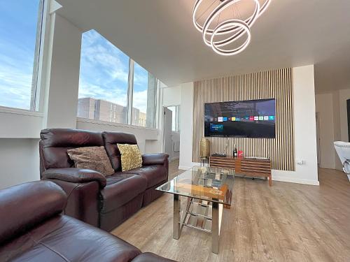 City Centre - Sleeps 4 & Free Parking
