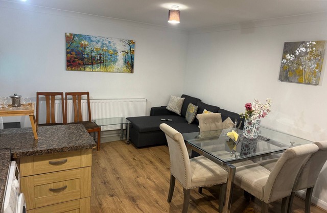 City Chic 2 Bedroom Duplex flat, North West London