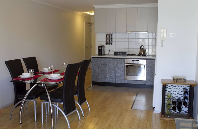 Apartamento City Edge, amplia terraza, vistas a la ciudad de Melbourne