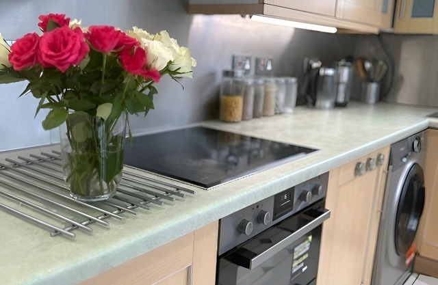 CITY ESCAPE! 1 Bedroom Apartment T2