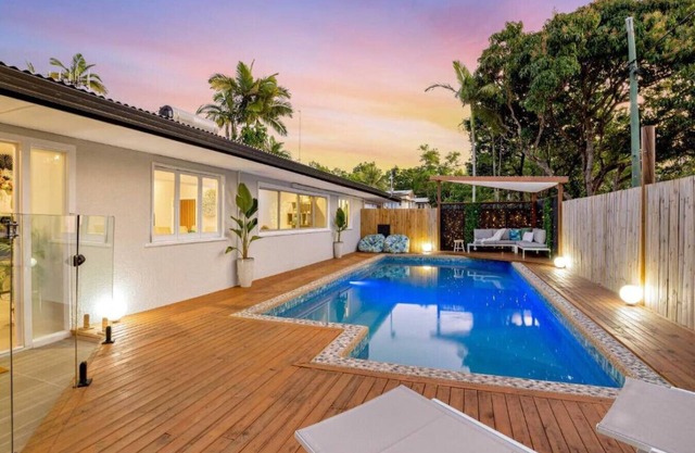 City Haven - A Slice of Paradise 4BR - Pool & Dog Friendly