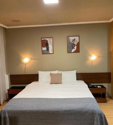 City Hotel