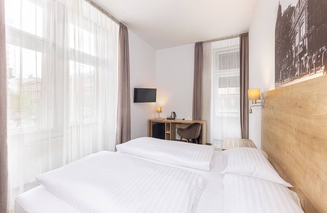 City Hotel Ring