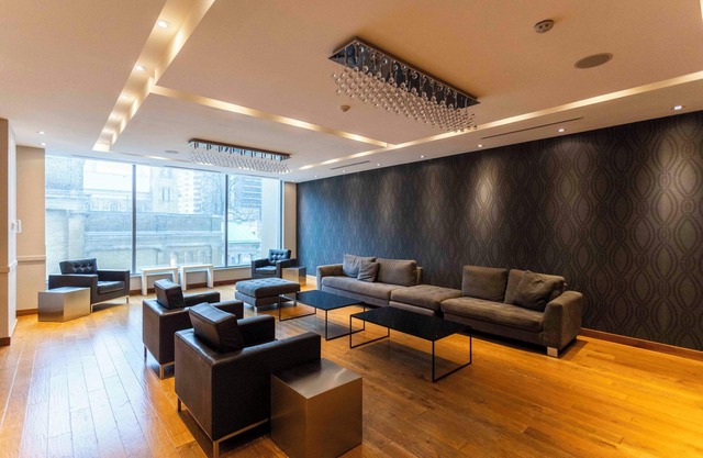 City life-Style luxurious Executive Condos Short Stays. Toronto G.T.A. Canada.