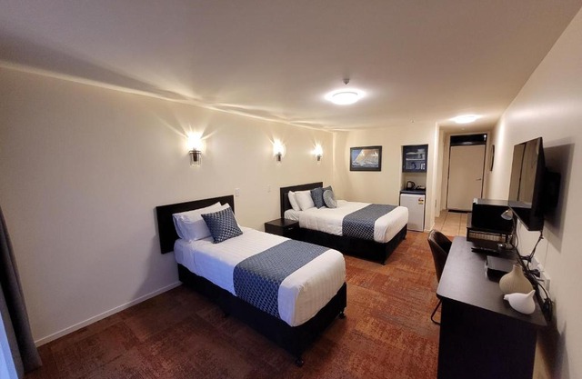 City of Sails Motel