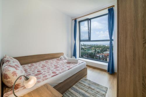 City View Apartment + Parking