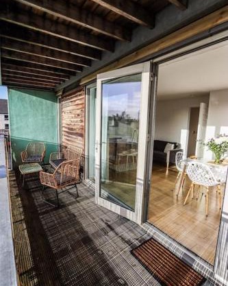 City Views by the Castle, Free Designated Parking.