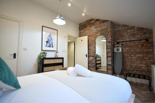 CITYeSCAPE - 2BR 2 bath