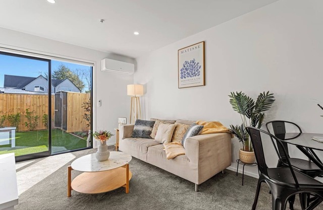 Cityscape Cozy Haven in Te Atatu - 1 BR