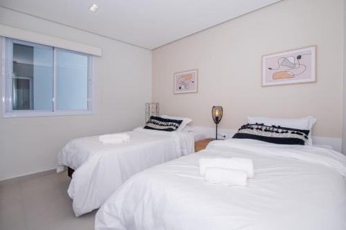 Cityscape Views - New 2BR Retreat