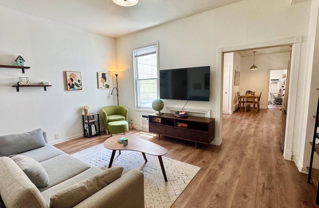 Cityside Haven - Spacious 2BR APT - 12 mins to NYC