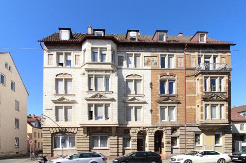 CityStayOne - Kleines Standardzimmer im Zentrum für eine einfache Übernachtung No kitchen no hotel services no reception no breakfast buffet - Of course Late check-in via self check-in high-speed WiFi smart TV good mattresses a quick and easy check-out