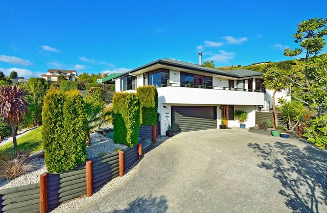 Clairmont Heights - Nelson Holiday Home