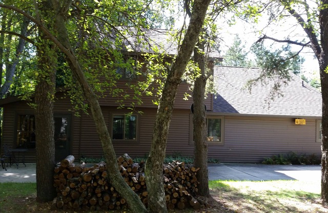 Clam River Haven - Sleeps 11 - Kayaking the Clam River