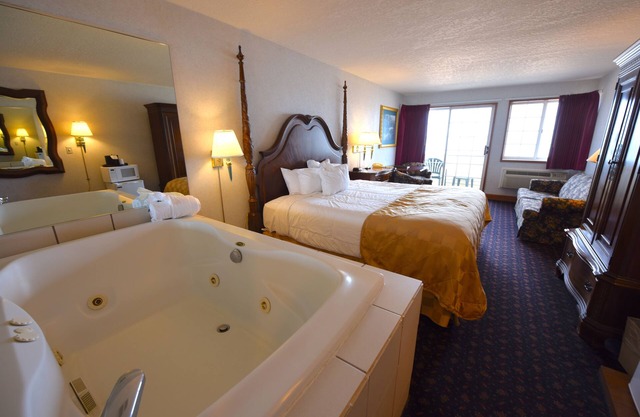 Clarion Hotel Beachfront
