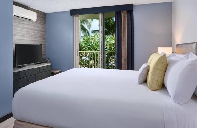 Classic 1-Bedroom Suite | Beachfront Stay with Easy Ocean Access