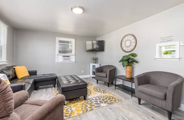 Classic 2-bedroom with extra large driveway