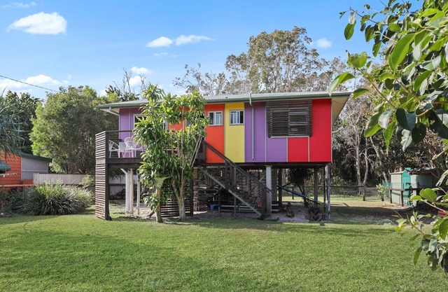 Classic Beach Shack in a Quiet Bush Dune Setting