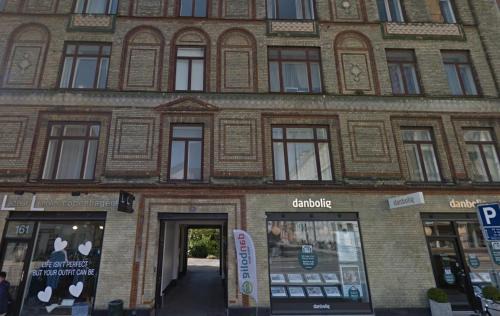 Classic Brown Stone Apartment
