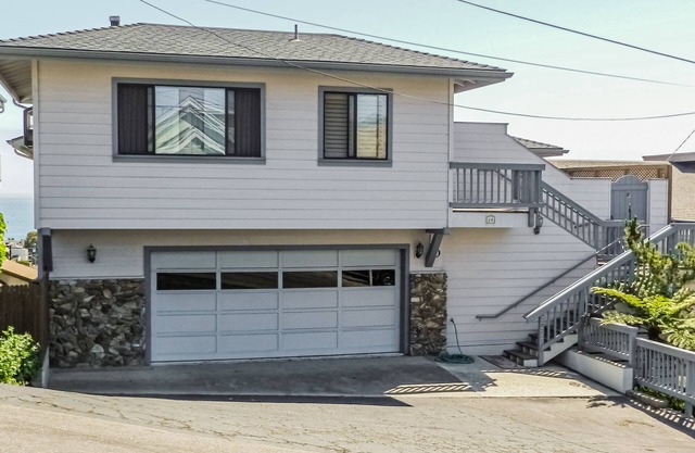 Classic Cayucos beach house with amazing ocean views