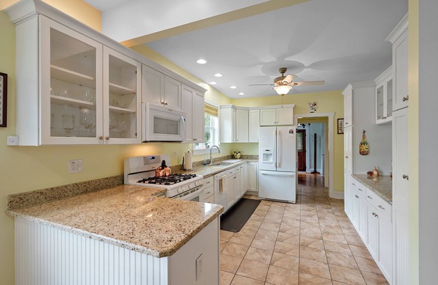 Classic Charm on Ashland – For 8
