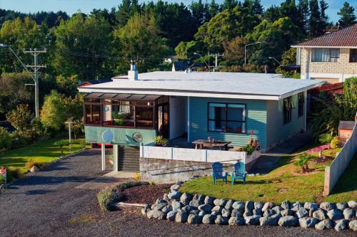Classic Charm Sea & Mountain Views