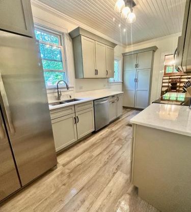 Classic Charm with Modern Kitchen Walking Distance to UMaine