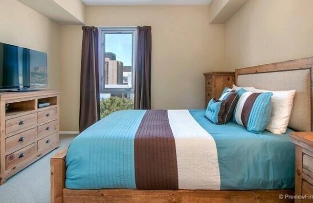 Clásico Gaslamp Condo con fácil acceso a todo!