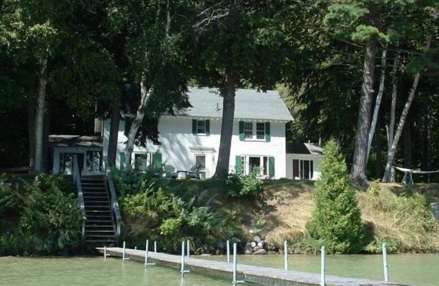 Clásico Lakefront 5 BR casa en N. Lake Leelanau