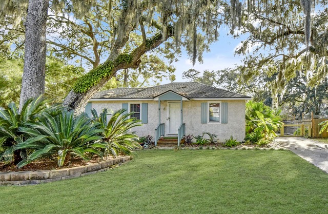 Classic little beach cottage on the mid-south end of St Simons Island.