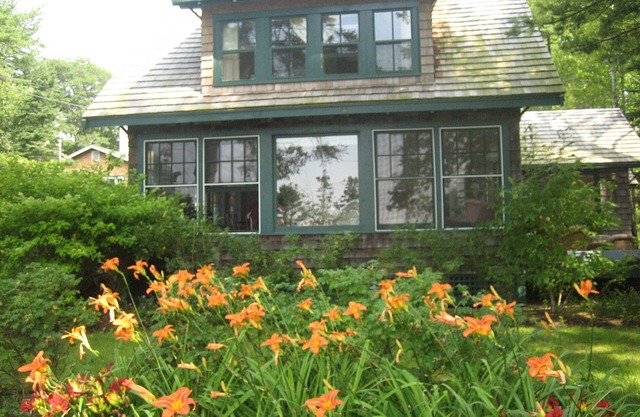 Maine Cottage clásico con vista al mar