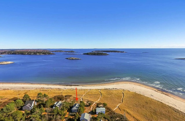 Classic Popham Beachfront Cottage in Prime Location