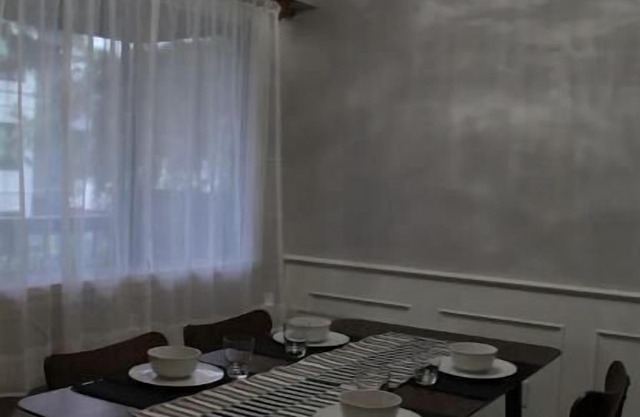 Classic & Quiet 1 Bedroom 1 Bath Across VGH
