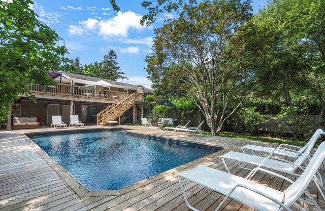 6BR Southampton Home Pool Jacuz Coopers beach town Clásico